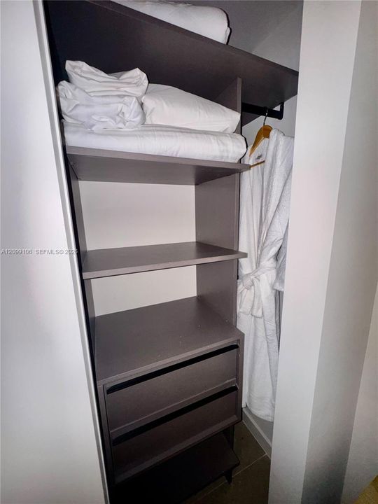 For Sale: $425,000 (0 beds, 1 baths, 345 Square Feet)