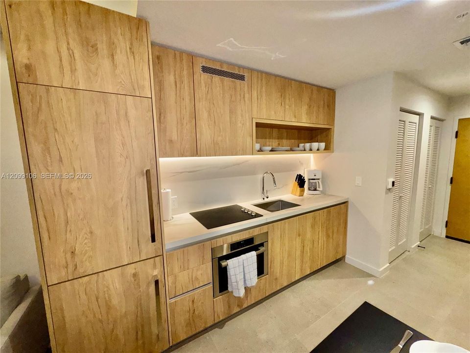 For Sale: $425,000 (0 beds, 1 baths, 345 Square Feet)