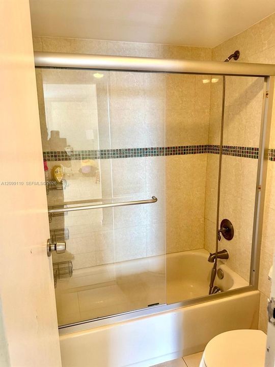 В аренду: $2,450 (2 спален, 2 ванн, 996 Квадратных фут)