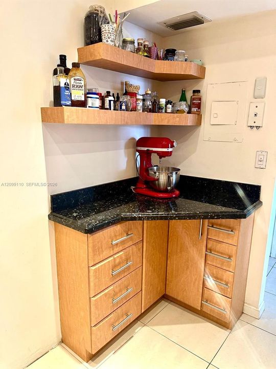 В аренду: $2,450 (2 спален, 2 ванн, 996 Квадратных фут)