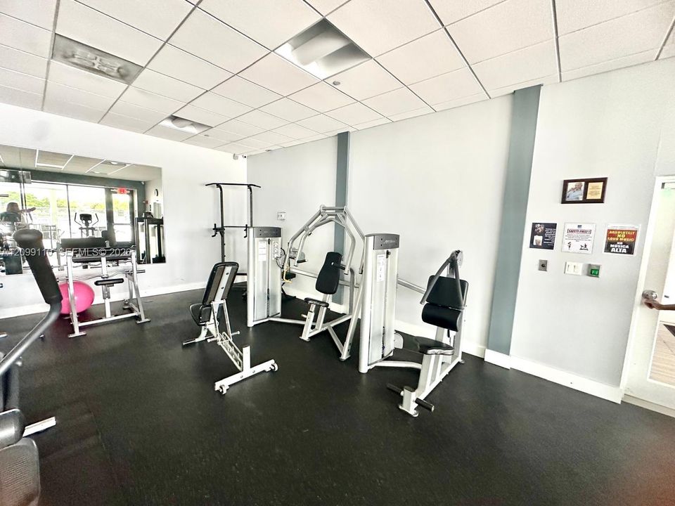 В аренду: $2,450 (2 спален, 2 ванн, 996 Квадратных фут)