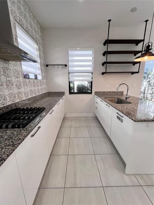 For Rent: $5,950 (4 beds, 3 baths, 2176 Square Feet)