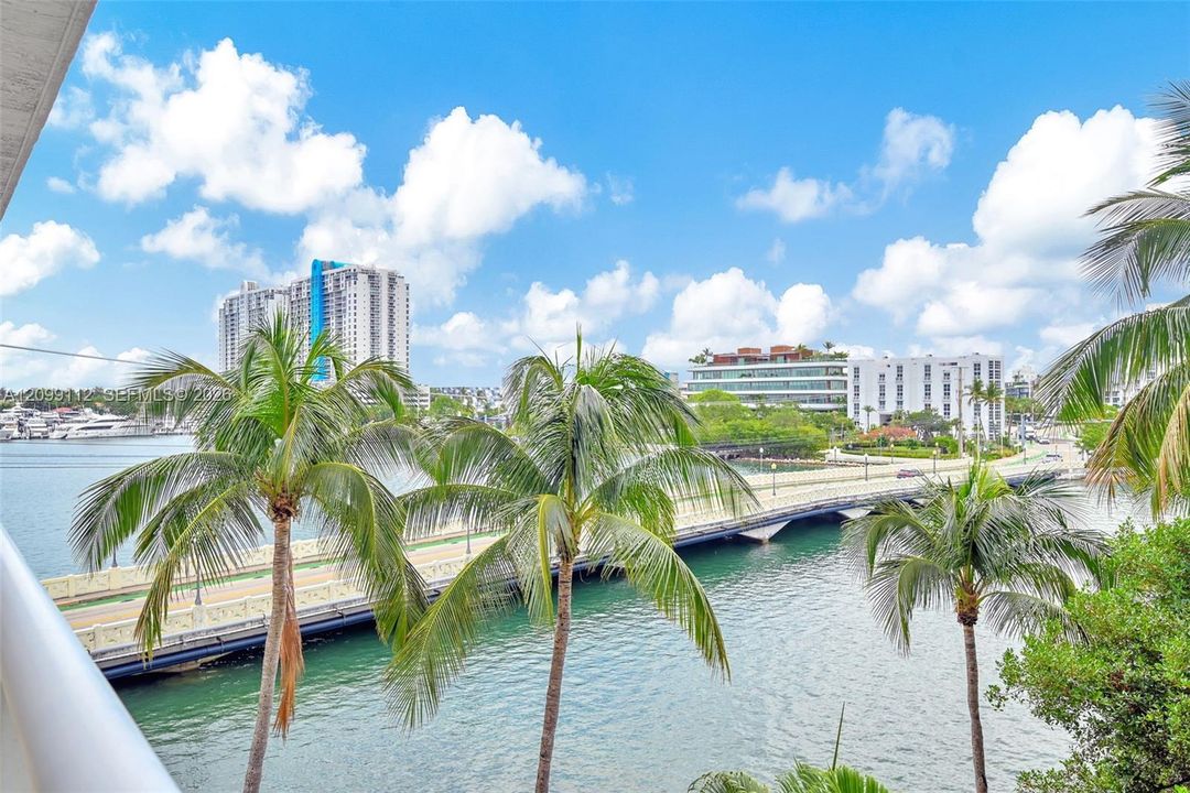 For Rent: $10,950 (2 beds, 2 baths, 1477 Square Feet)