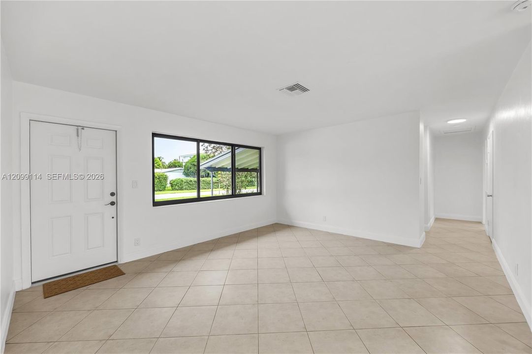 For Sale: $585,000 (4 beds, 2 baths, 1492 Square Feet)