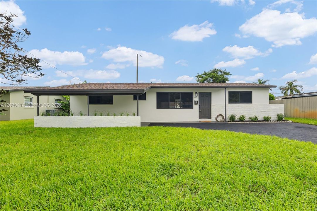 For Sale: $585,000 (4 beds, 2 baths, 1492 Square Feet)