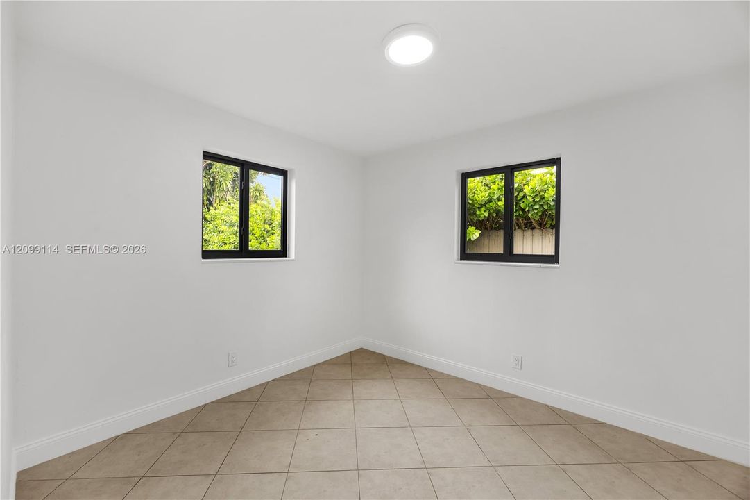 For Sale: $585,000 (4 beds, 2 baths, 1492 Square Feet)