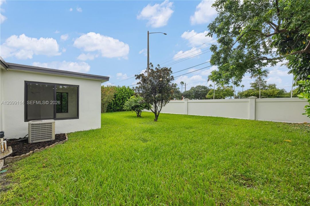 For Sale: $585,000 (4 beds, 2 baths, 1492 Square Feet)