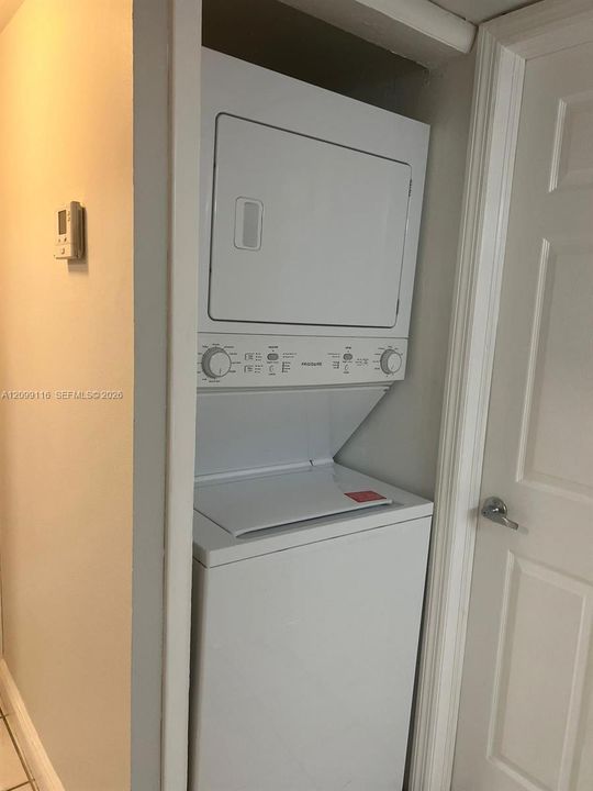 出租: $2,450 (2 贝兹, 2 浴室, 770 平方英尺)