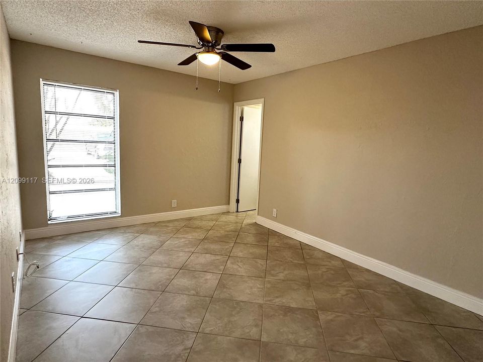 For Rent: $2,250 (2 beds, 2 baths, 910 Square Feet)