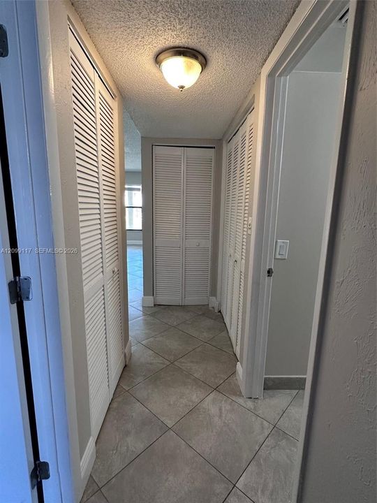 For Rent: $2,250 (2 beds, 2 baths, 910 Square Feet)