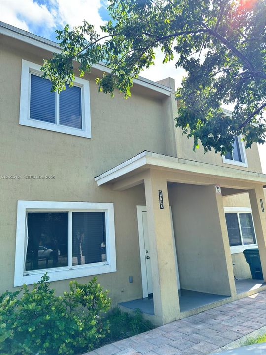 For Rent: $4,100 (8 beds, 6 baths, 3456 Square Feet)
