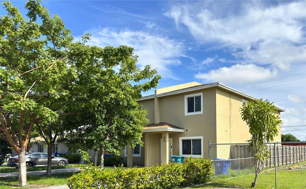 For Rent: $4,100 (8 beds, 6 baths, 3456 Square Feet)