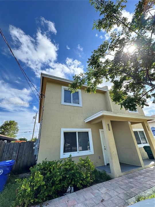 For Rent: $4,100 (8 beds, 6 baths, 3456 Square Feet)