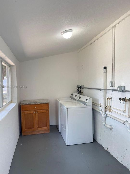 En Renta: $1,200 (0 camas, 1 baños, 1791 Pies cuadrados)