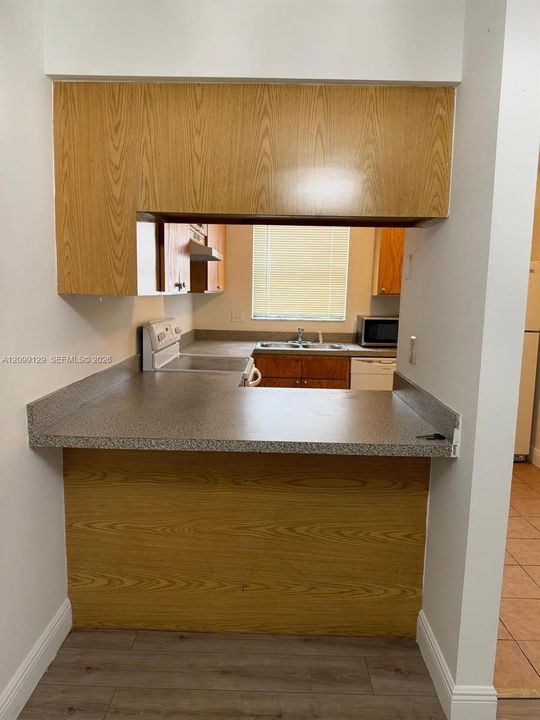 For Rent: $2,200 (2 beds, 2 baths, 1226 Square Feet)
