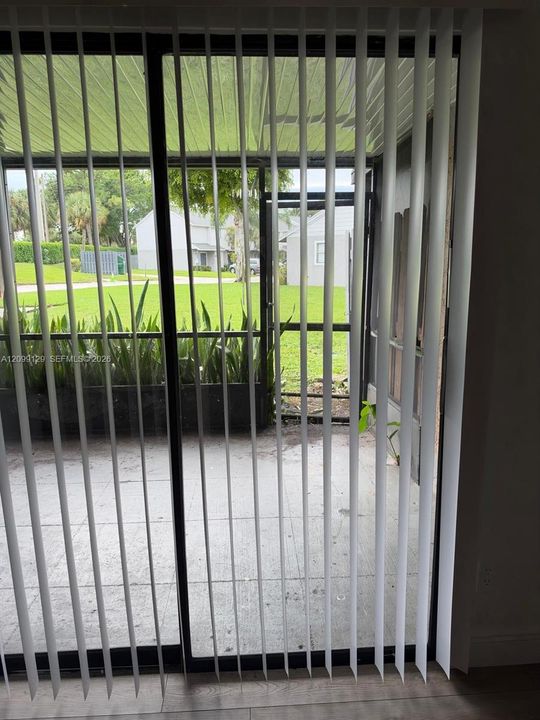 For Rent: $2,200 (2 beds, 2 baths, 1226 Square Feet)
