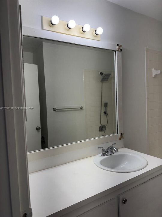 For Rent: $2,200 (2 beds, 2 baths, 1226 Square Feet)