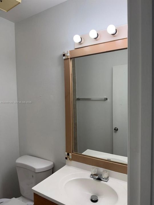 For Rent: $2,200 (2 beds, 2 baths, 1226 Square Feet)