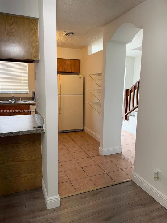 For Rent: $2,200 (2 beds, 2 baths, 1226 Square Feet)