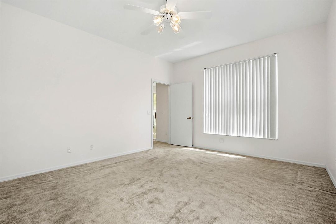 18 Bedroom 03