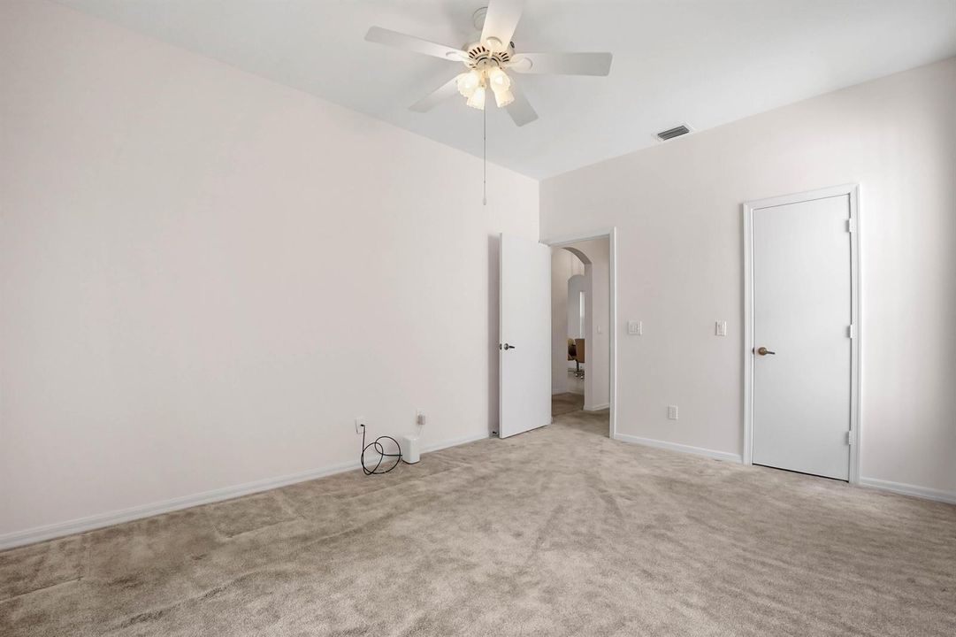 15 Bedroom 01