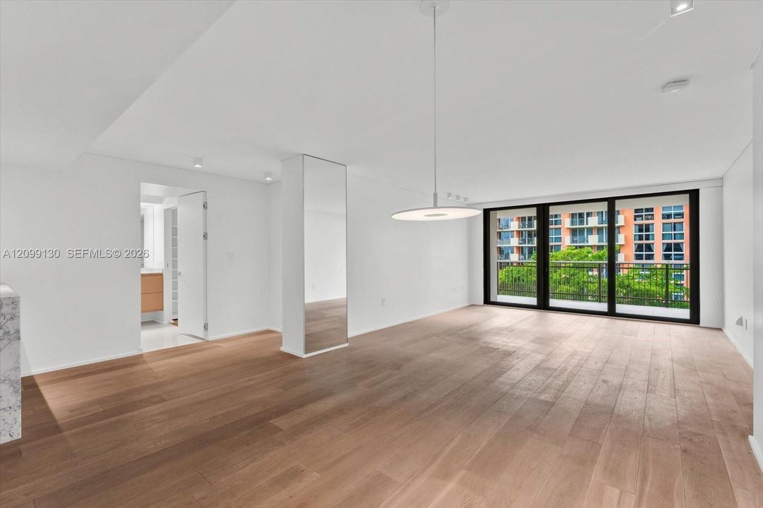 For Rent: $6,900 (2 beds, 2 baths, 1172 Square Feet)