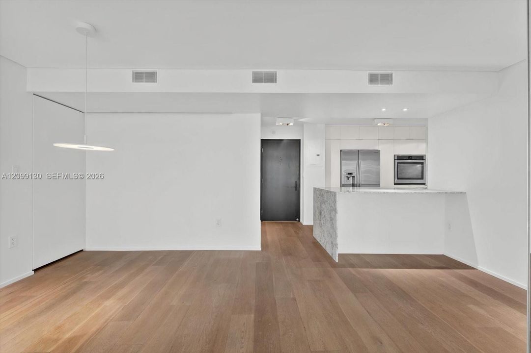 For Rent: $6,900 (2 beds, 2 baths, 1172 Square Feet)