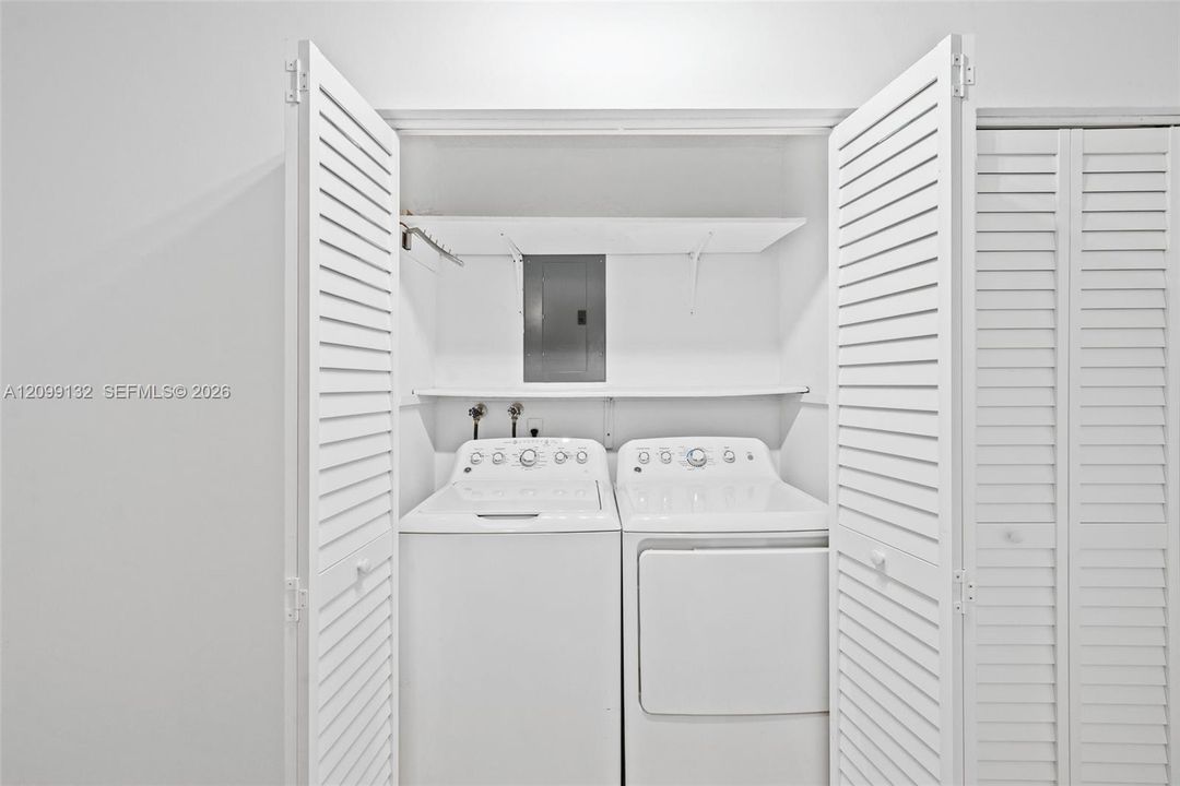 В аренду: $6,000 (3 спален, 2 ванн, 1650 Квадратных фут)