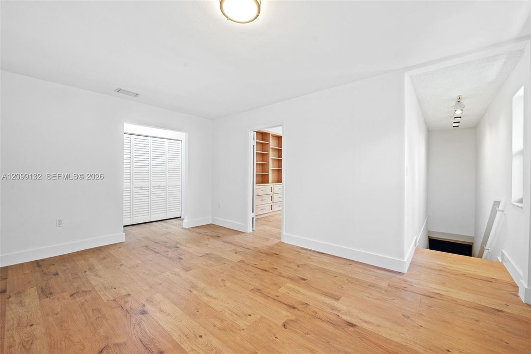 В аренду: $6,000 (3 спален, 2 ванн, 1650 Квадратных фут)
