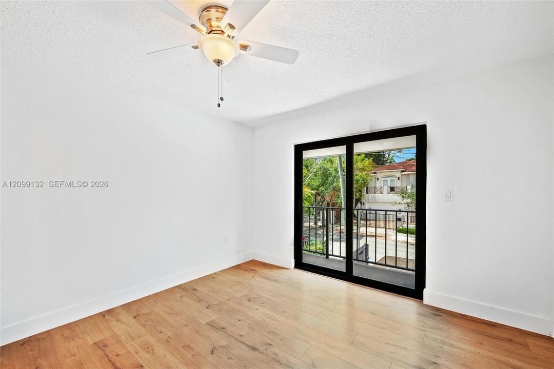 В аренду: $6,000 (3 спален, 2 ванн, 1650 Квадратных фут)