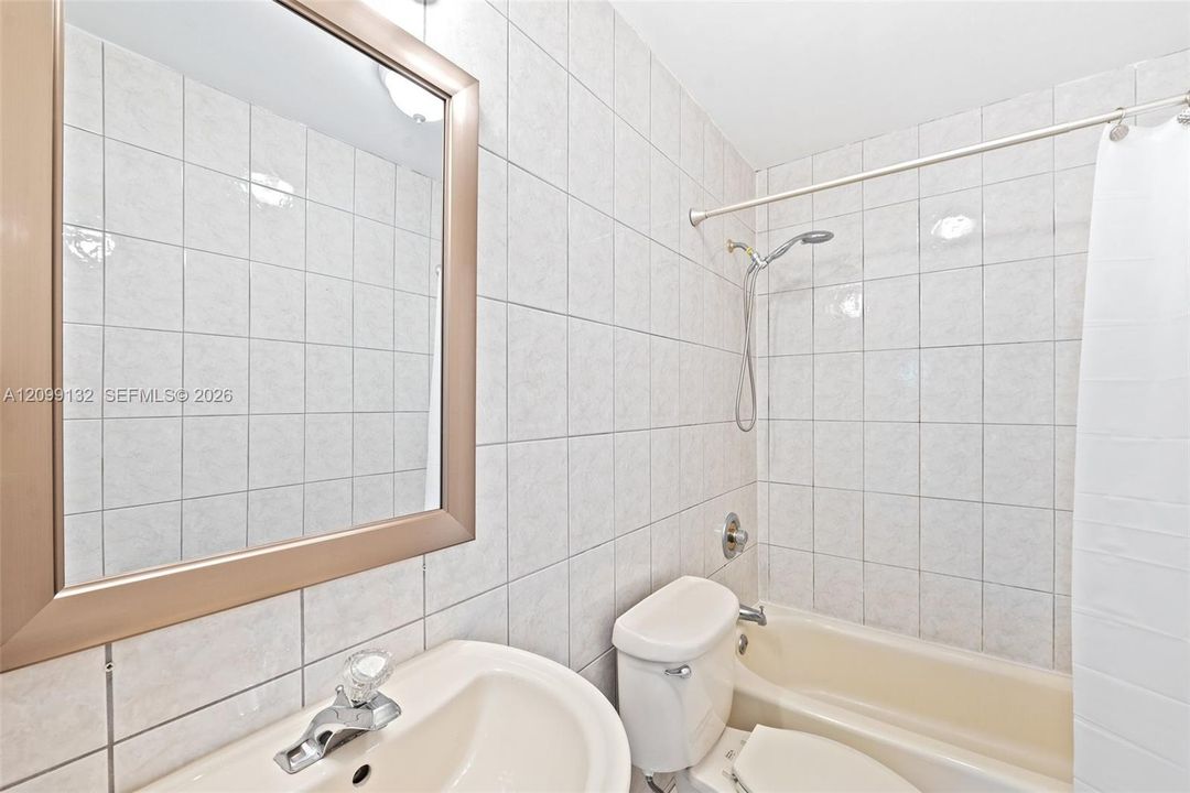 В аренду: $6,000 (3 спален, 2 ванн, 1650 Квадратных фут)