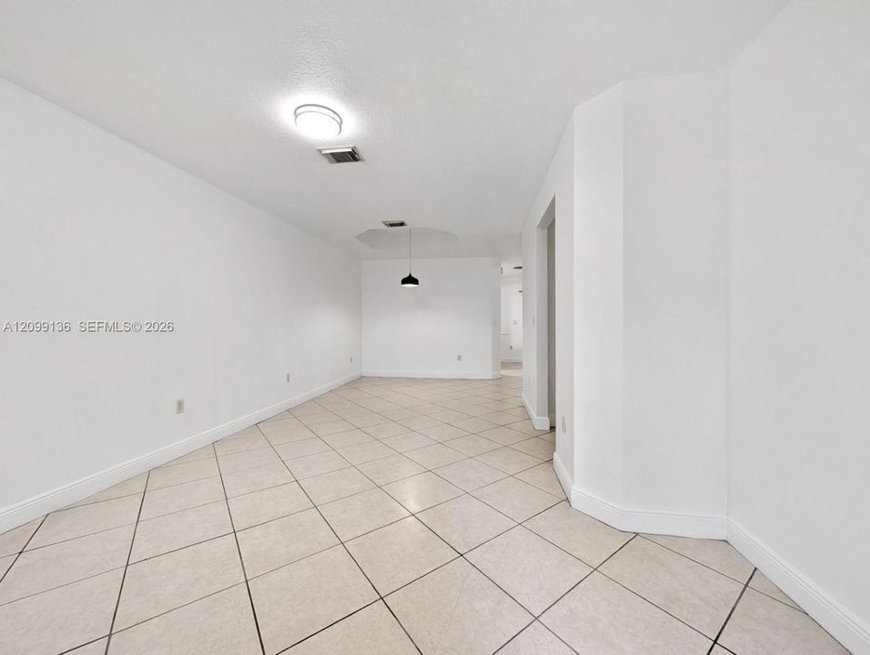 En Renta: $3,300 (3 camas, 2 baños, 1996 Pies cuadrados)