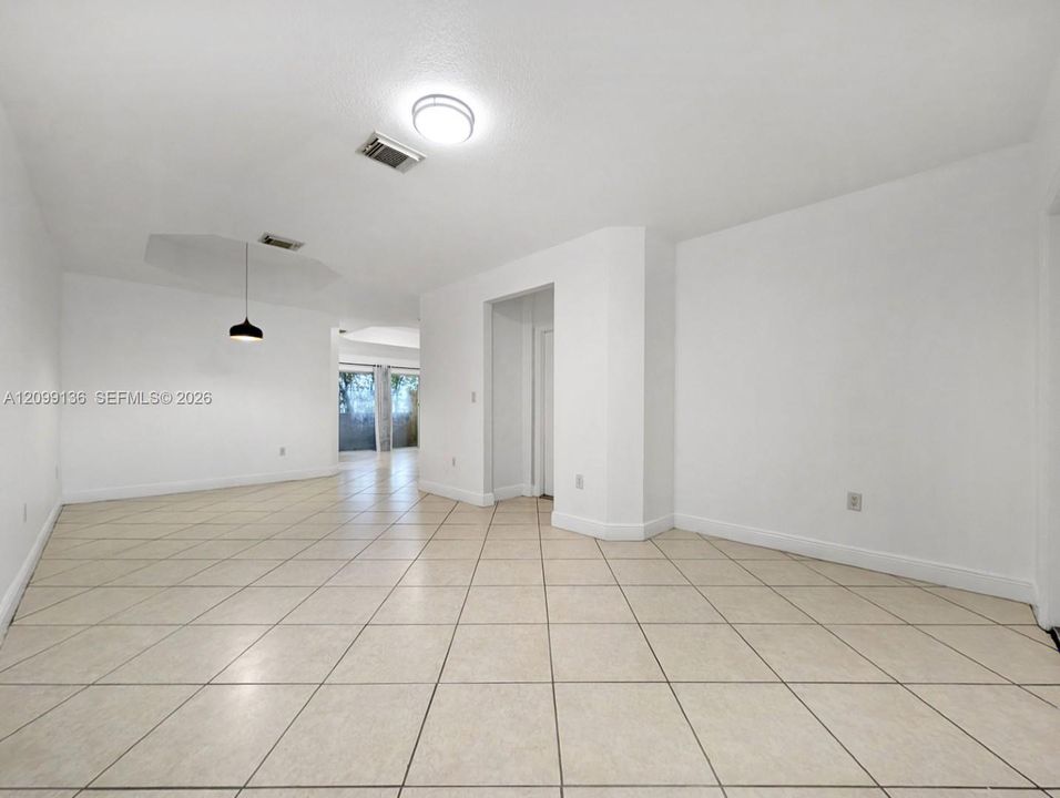 En Renta: $3,300 (3 camas, 2 baños, 1996 Pies cuadrados)