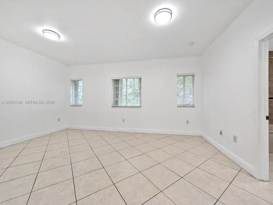 En Renta: $3,300 (3 camas, 2 baños, 1996 Pies cuadrados)