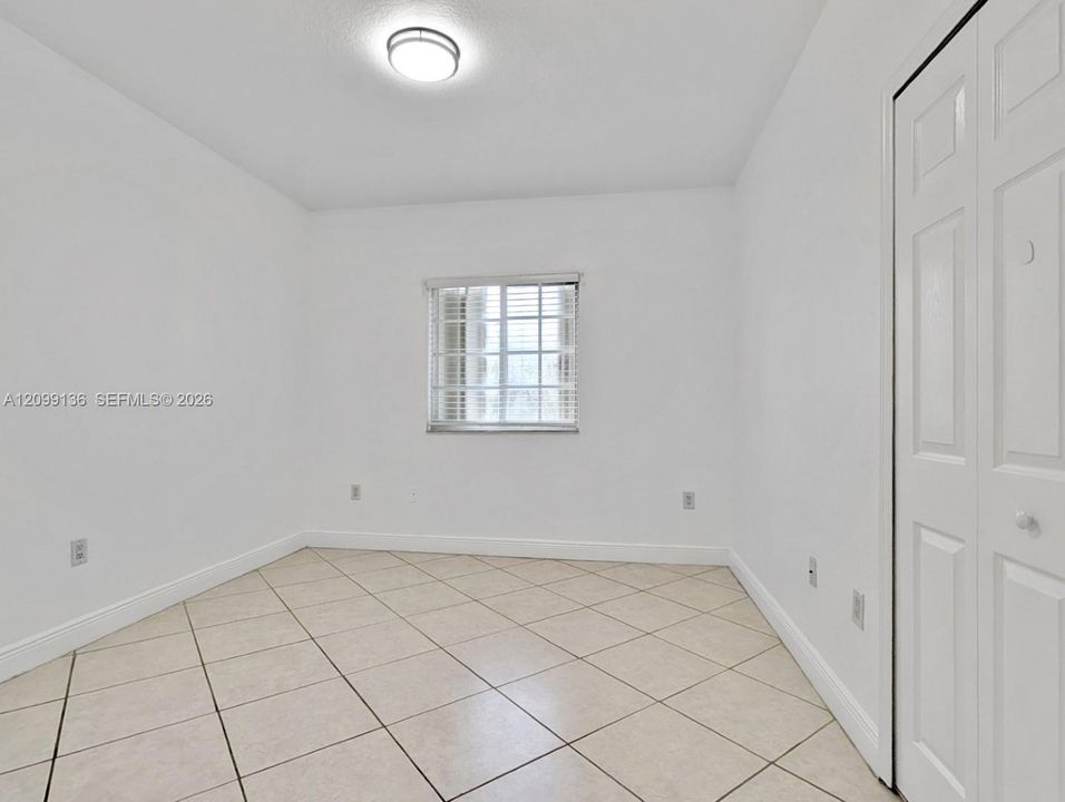 En Renta: $3,300 (3 camas, 2 baños, 1996 Pies cuadrados)