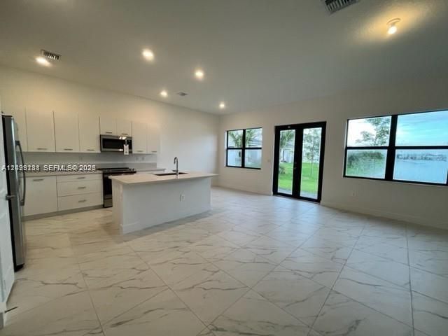 For Rent: $6,000 (4 beds, 3 baths, 0 Square Feet)