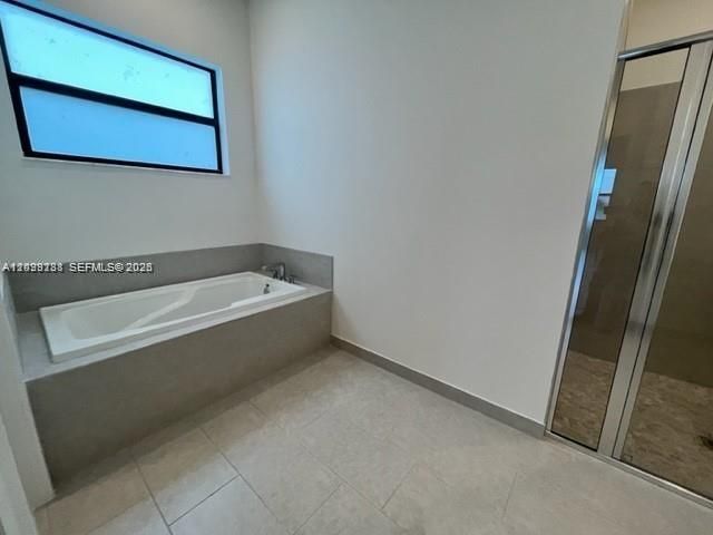 For Rent: $6,000 (4 beds, 3 baths, 0 Square Feet)