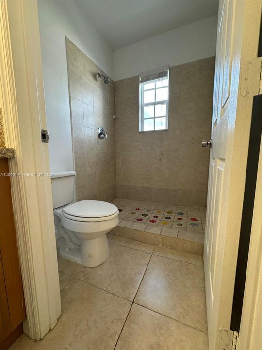 For Rent: $1,700 (0 beds, 1 baths, 445 Square Feet)