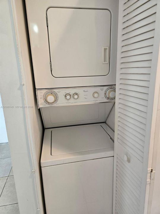 For Rent: $1,700 (0 beds, 1 baths, 445 Square Feet)
