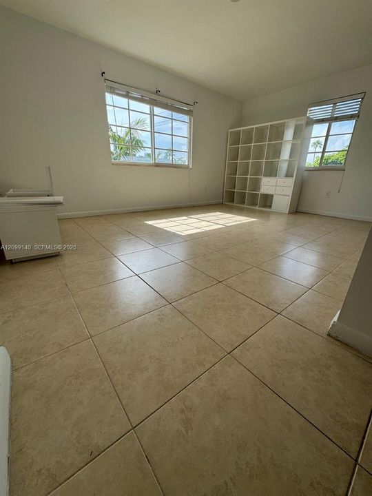 For Rent: $1,700 (0 beds, 1 baths, 445 Square Feet)