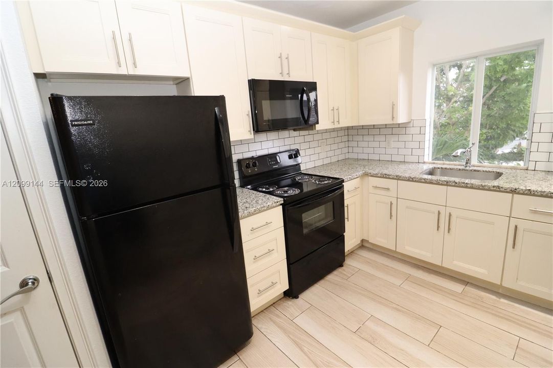 En Renta: $3,300 (3 camas, 3 baños, 1800 Pies cuadrados)