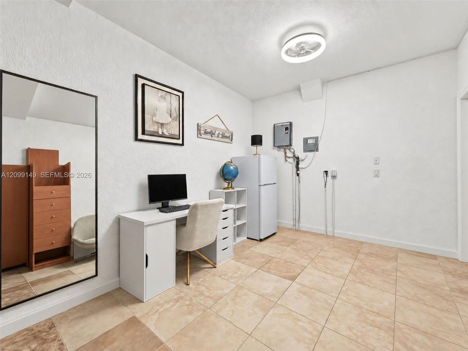 En Venta: $430,000 (3 camas, 2 baños, 1335 Pies cuadrados)