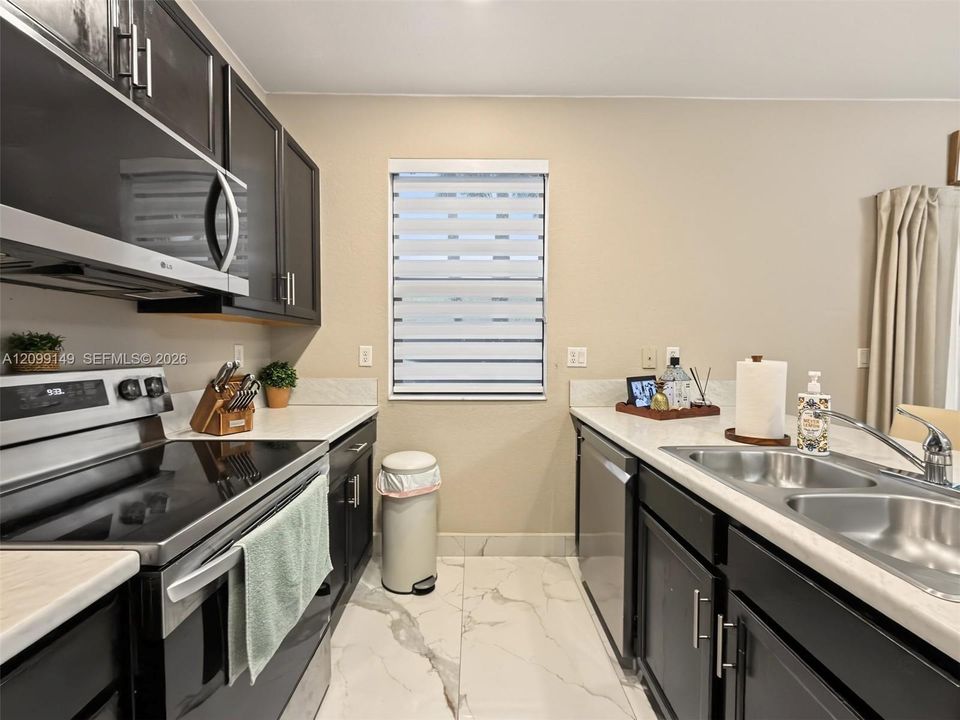 En Venta: $430,000 (3 camas, 2 baños, 1335 Pies cuadrados)
