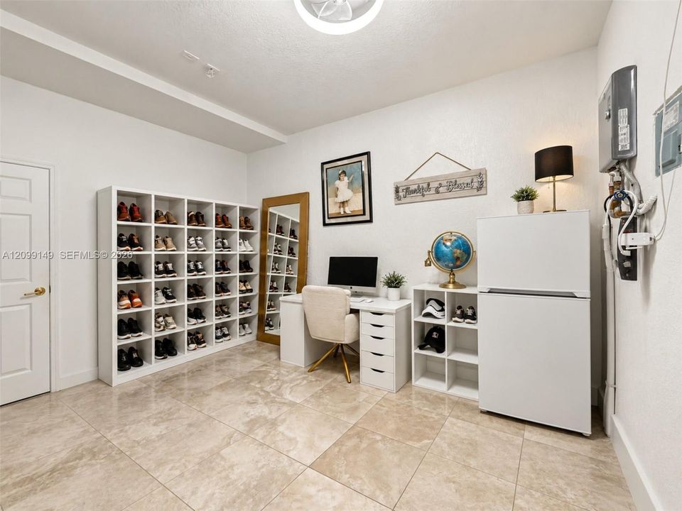 En Venta: $430,000 (3 camas, 2 baños, 1335 Pies cuadrados)