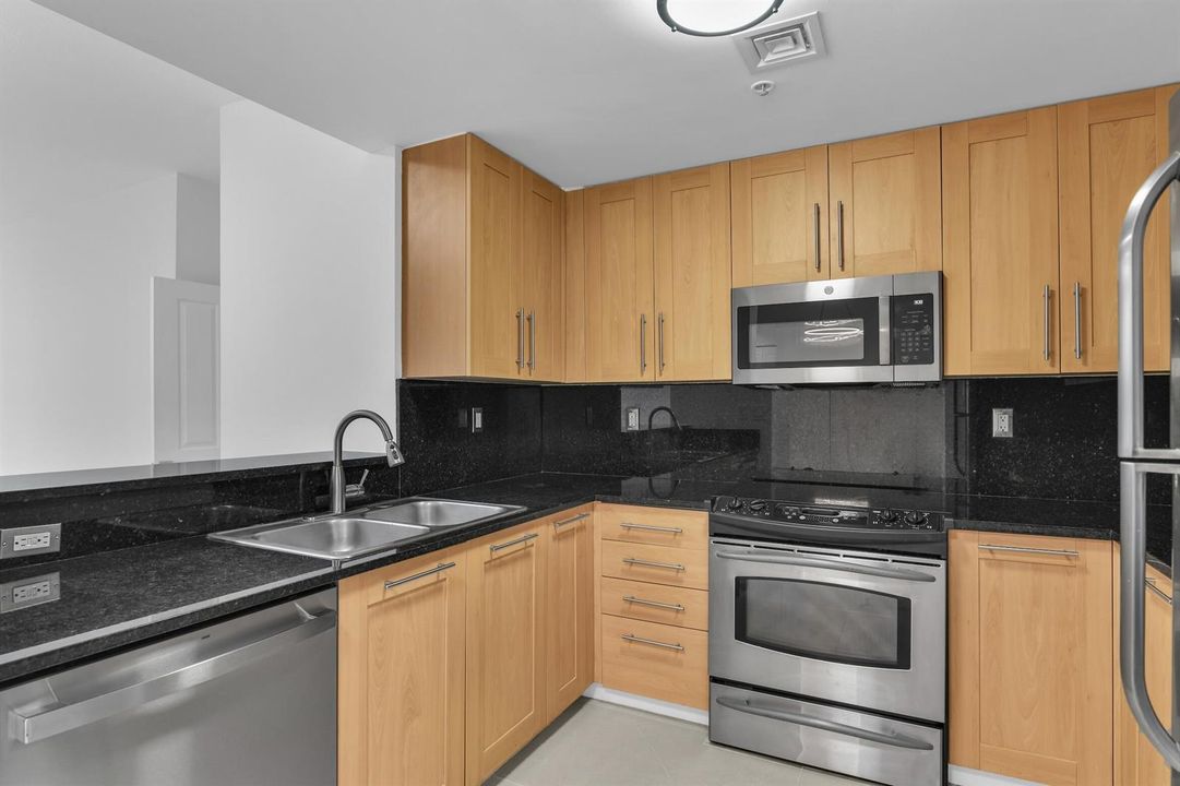 511 SE 5th Ave 703, Fort Lauderdale -64