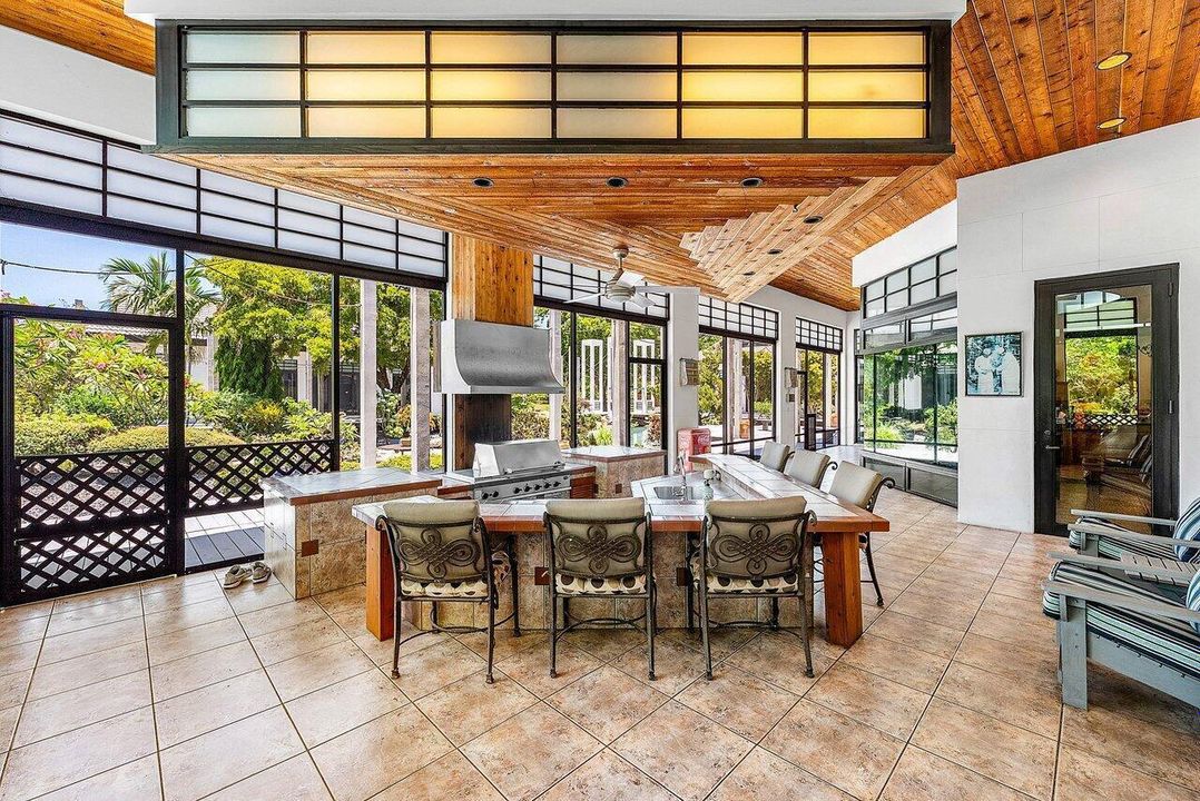061-8549SurreyLane-BocaRaton-FL-33496-SM
