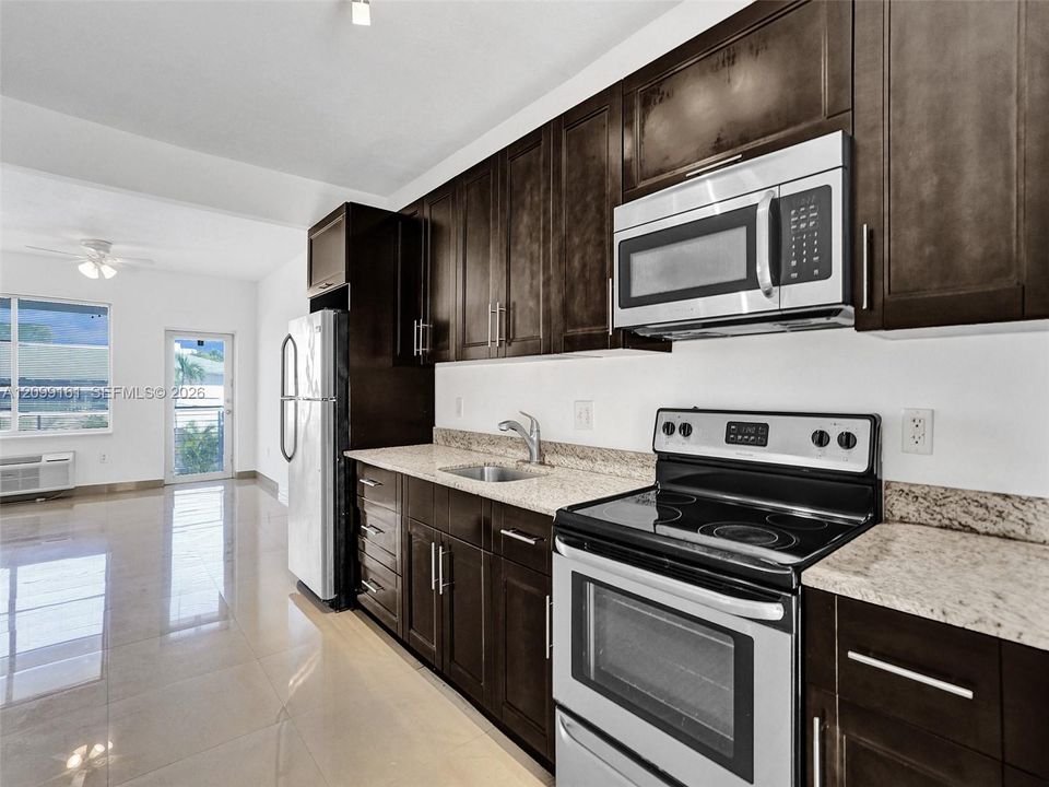 For Rent: $1,650 (0 beds, 1 baths, 520 Square Feet)