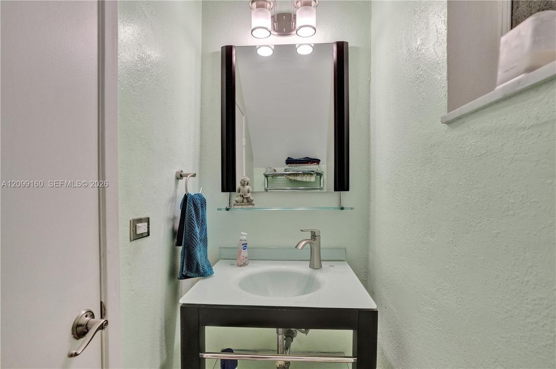 For Sale: $419,000 (2 beds, 2 baths, 1312 Square Feet)