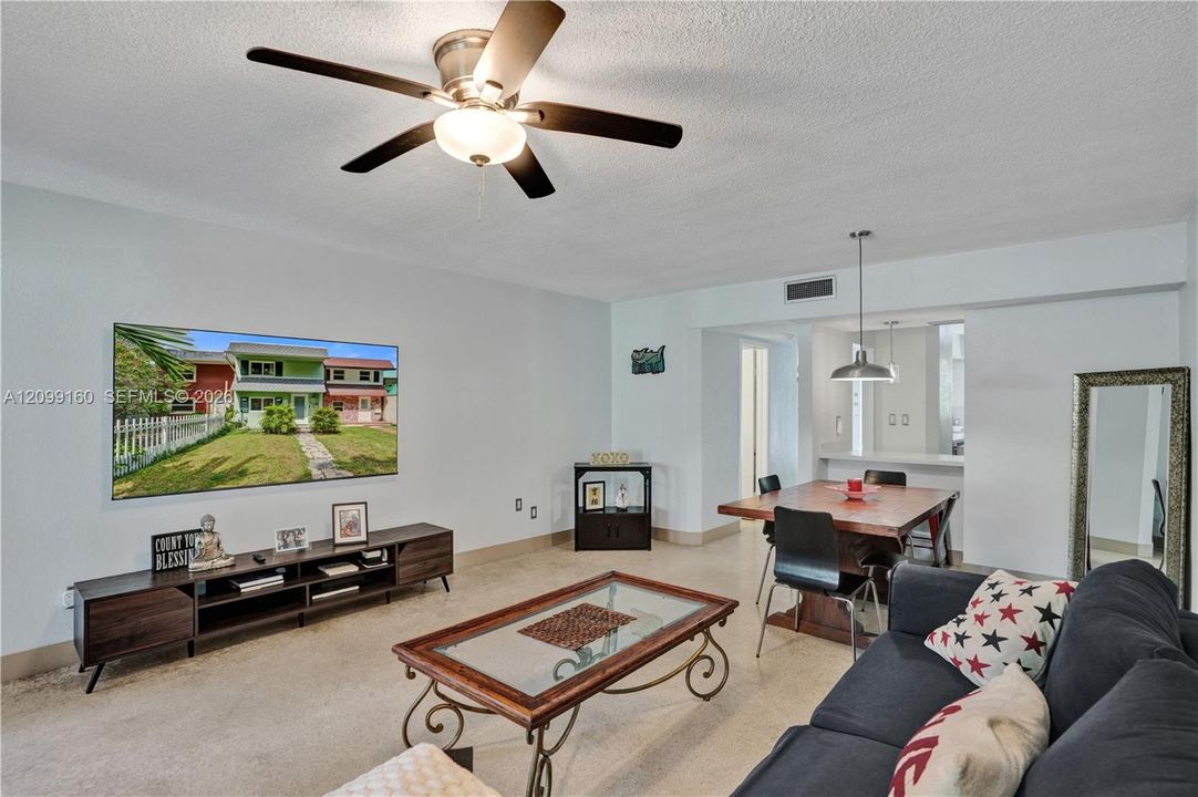 For Sale: $419,000 (2 beds, 2 baths, 1312 Square Feet)