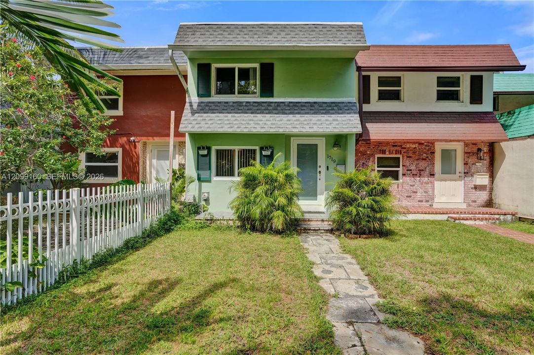 For Sale: $419,000 (2 beds, 2 baths, 1312 Square Feet)